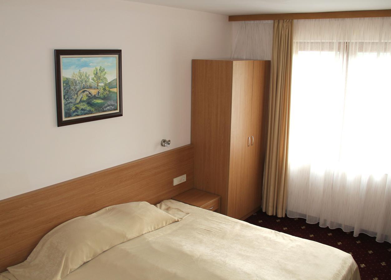 Hotel Coop Rozhen Pamporovo Exterior photo