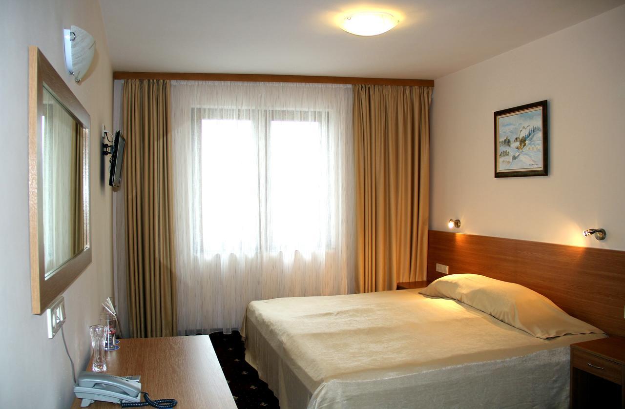 Hotel Coop Rozhen Pamporovo Exterior photo
