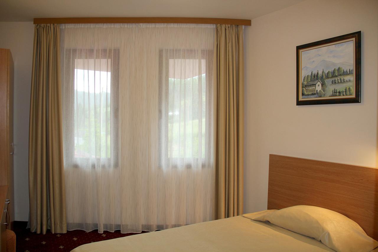 Hotel Coop Rozhen Pamporovo Exterior photo