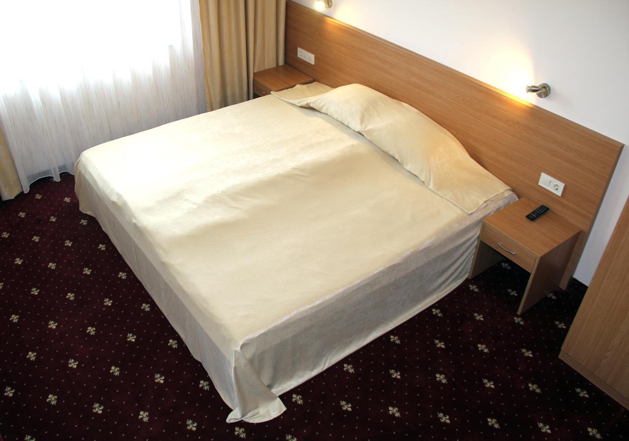 Hotel Coop Rozhen Pamporovo Exterior photo